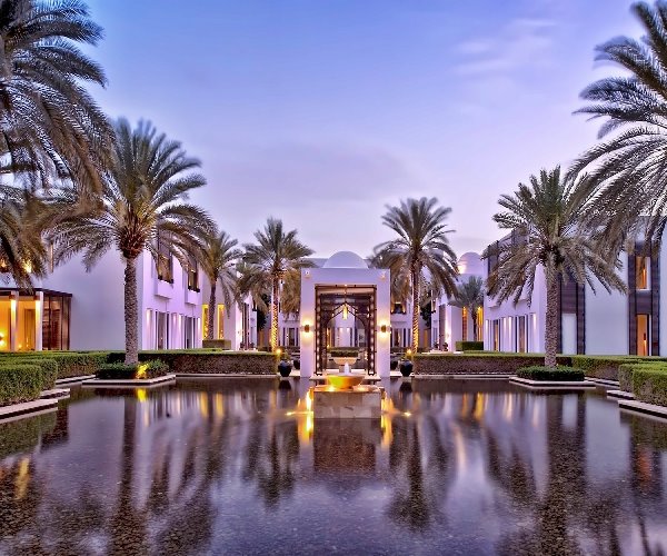 5 star hotel workers in oman muscat