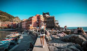 English Speaking Jobs Abroad With Accommodation 2025/2026 Apply Now! 1 English Speaking Jobs Abroad With Accommodation