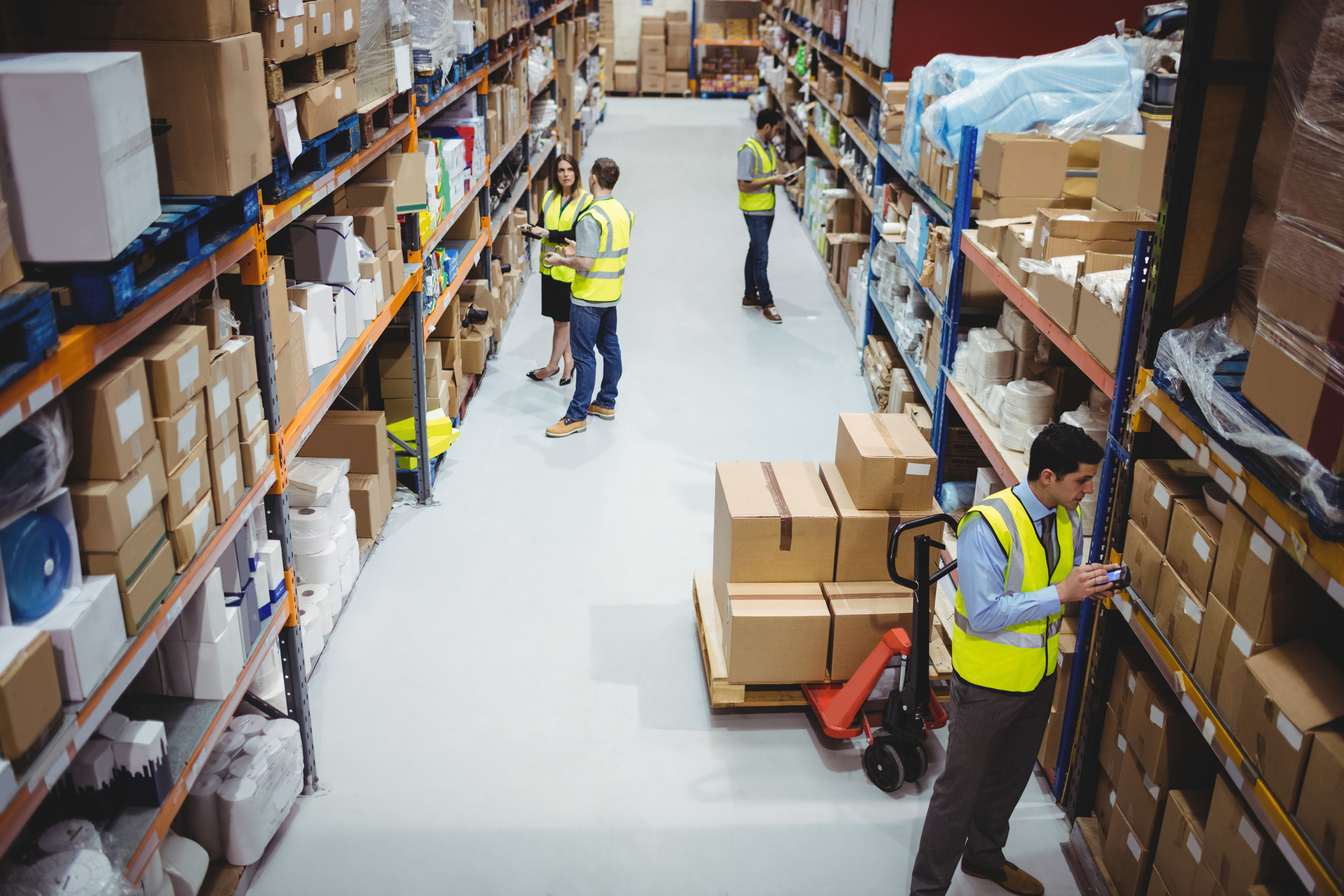 Logistics Jobs In Dubai For Freshers 2025/2026 Apply Now! 1 logistics jobs in dubai for freshers